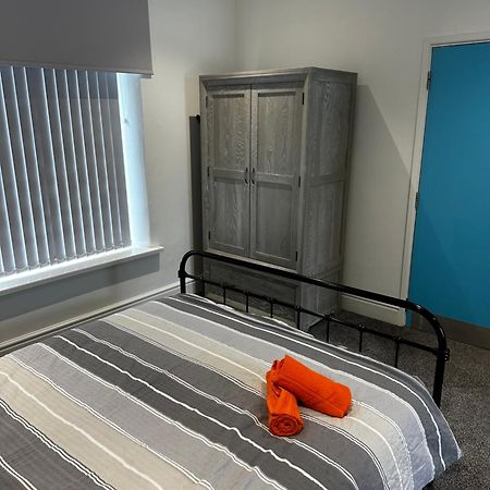 Town Centre Studio Flat 머티르티드필 외부 사진