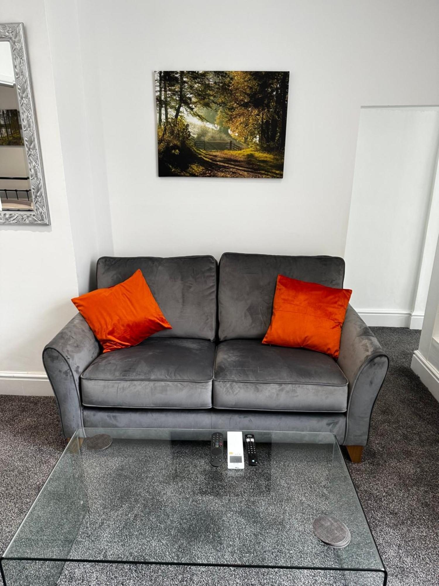 Town Centre Studio Flat 머티르티드필 외부 사진