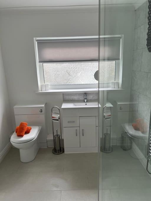 Town Centre Studio Flat 머티르티드필 외부 사진
